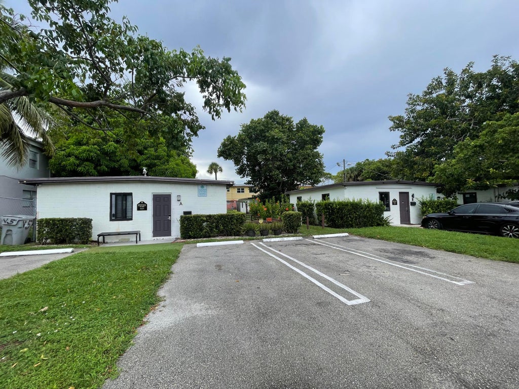 Photo of 103 NW 7th Avenue #E, Pompano Beach, FL 33060 (MLS # B26052486)