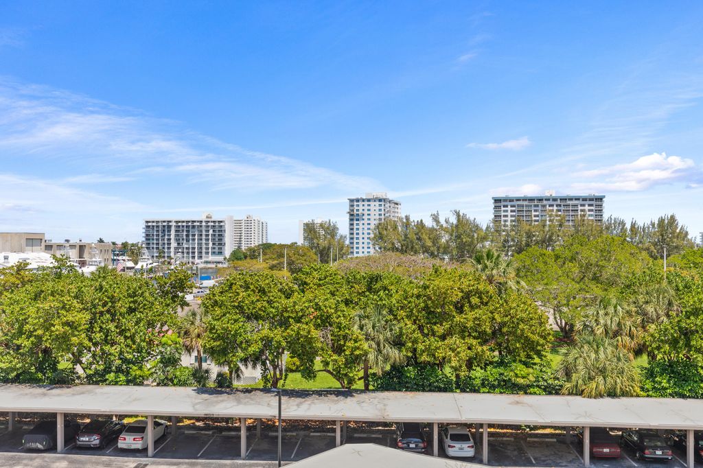 Photo of 2731 NE 14th St Causeway #532, Pompano Beach, FL 33062 (MLS # B26018620)