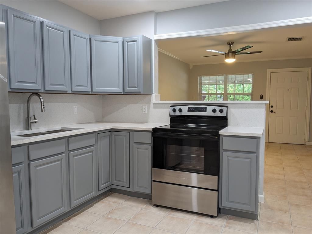 Photo of 400 SW 14 St #1, Fort Lauderdale, FL 33315 (MLS # F10521205)