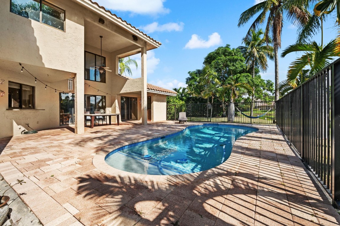 Weston, Florida, 33326, United States, 5 Bedrooms Bedrooms, ,4 BathroomsBathrooms,Residential,Active,1988780