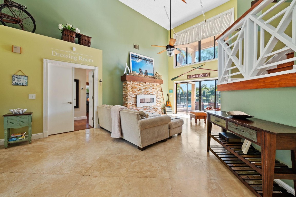 Weston, Florida, 33326, United States, 5 Bedrooms Bedrooms, ,4 BathroomsBathrooms,Residential,Active,1988780