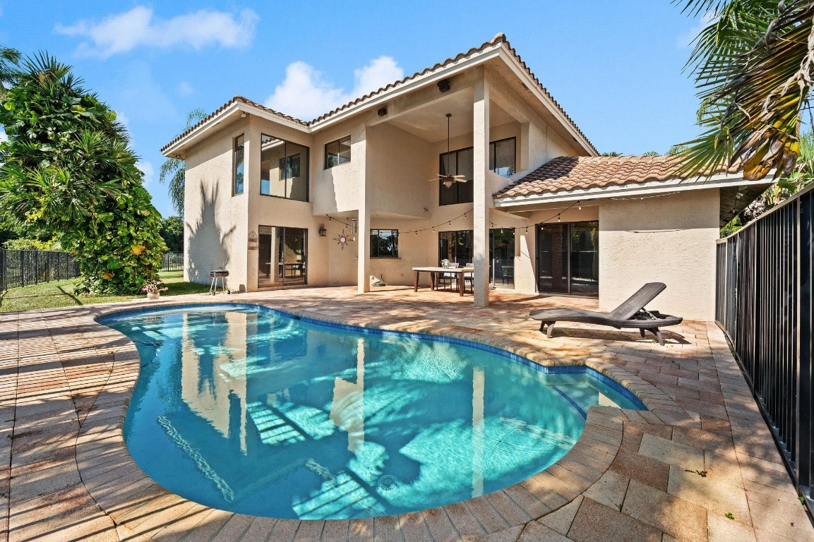 Weston, Florida, 33326, United States, 5 Bedrooms Bedrooms, ,4 BathroomsBathrooms,Residential,Active,1988780