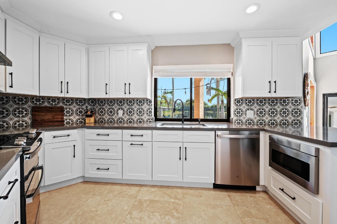 Weston, Florida, 33326, United States, 5 Bedrooms Bedrooms, ,4 BathroomsBathrooms,Residential,Active,1988780