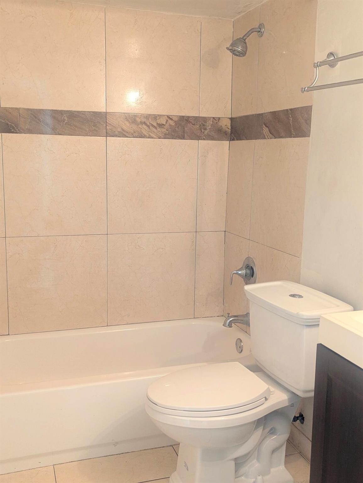 GOLF RIDGE VILLAS CONDO U - Residential Lease