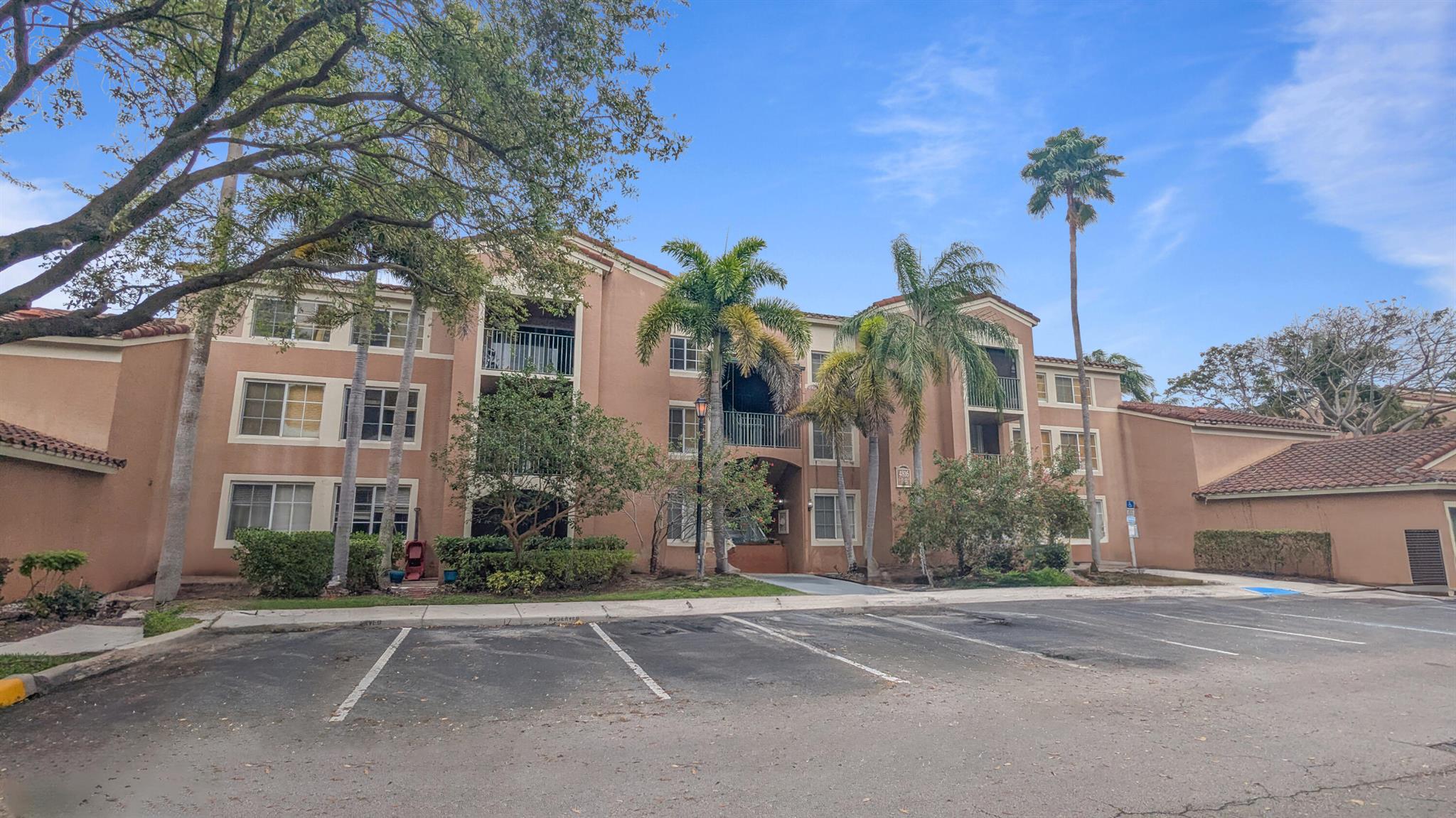 What an incredible unit located in Carrington Estate. This property has been recently updated with new flooring and water front unit. This spacious unit features an open floor plan with tile flooring throughout the living areas and an in-unit washer and dryer. Enjoy resort-style living with amenities including a pool, spa, tennis courts, gym, play area, and serene nature walks. The community offers gated access and security patrol. Conveniently located near Sawgrass Expressway, top-rated schools, shopping, and major highways. Don't miss this opportunity!