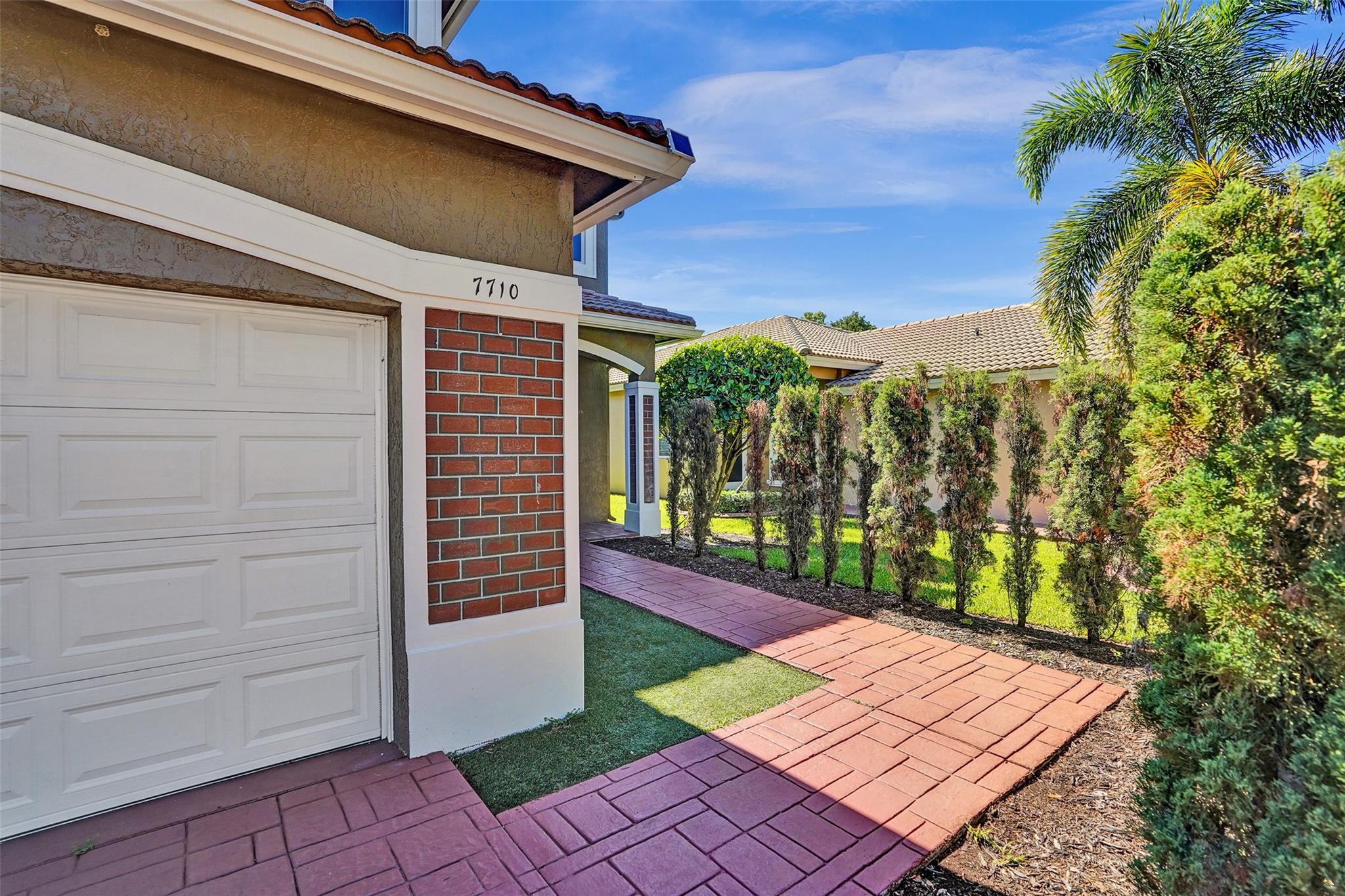 7710 NW 70th Ave