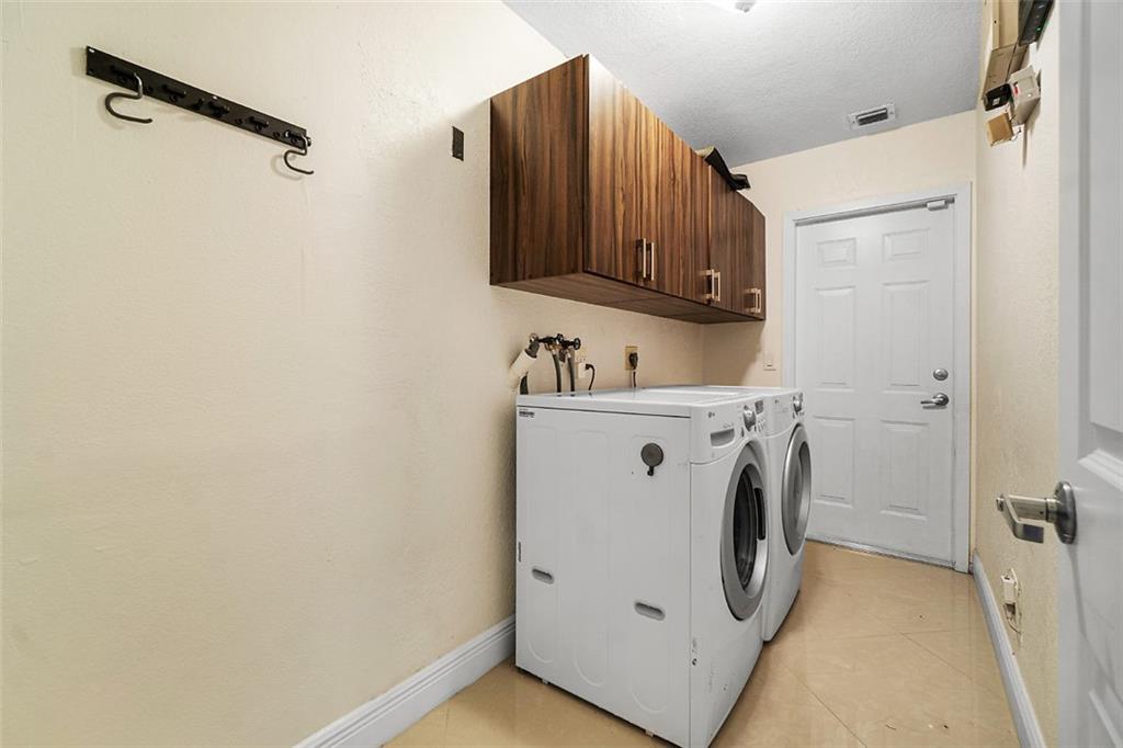 Pinetree Estates - Residential Lease