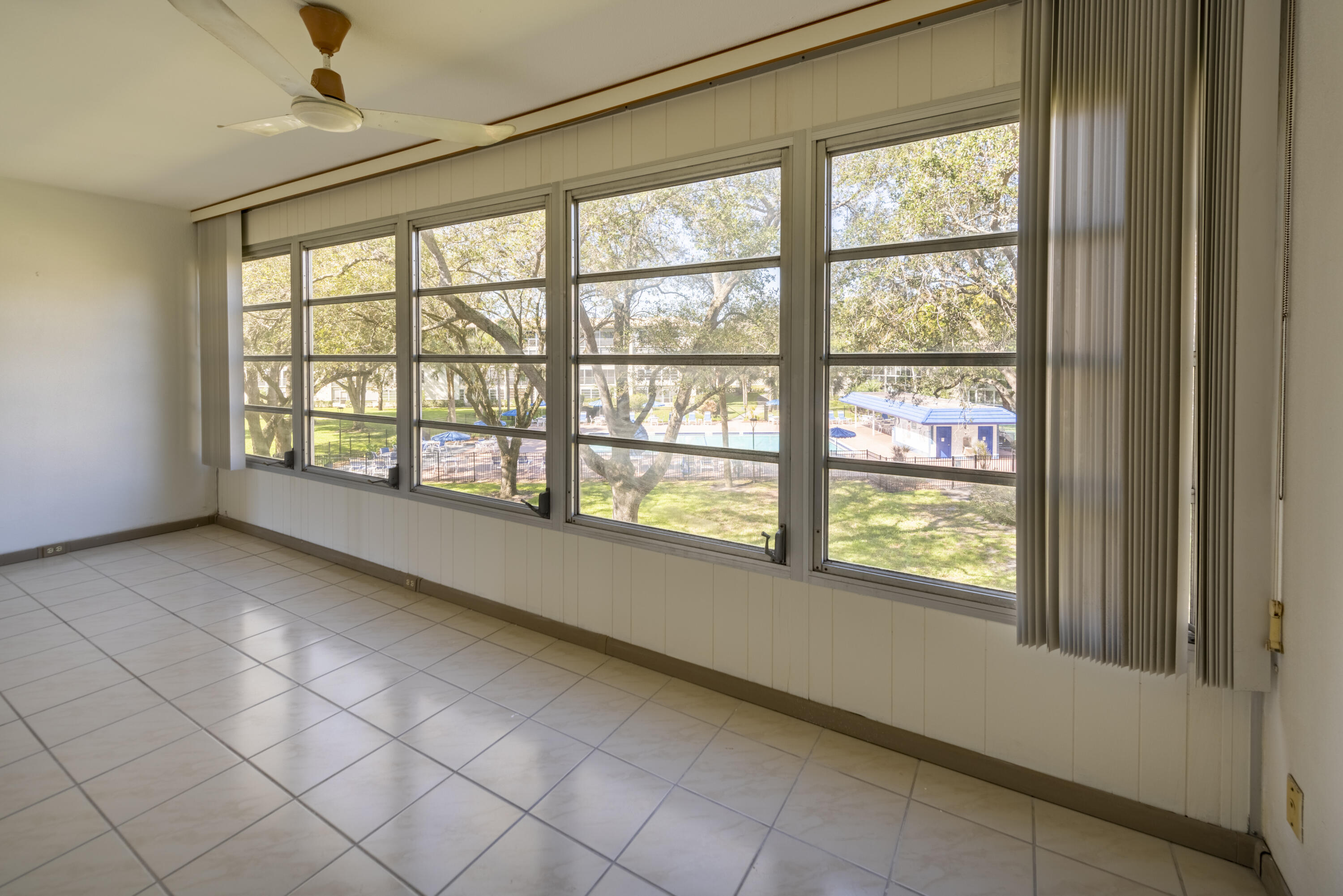 LUCAYA VILLAGE 1-C CONDO - Residential Lease