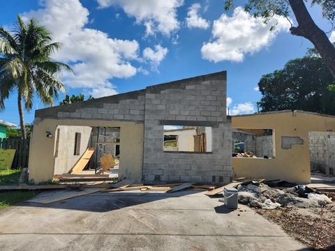 4500 NE 14th Ter Pompano Beach FL 33064