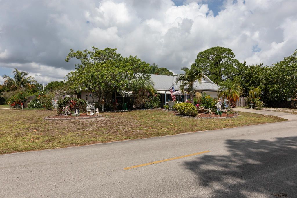 Photo of 6201 Eastwood Drive, Fort Pierce, FL 34951 (MLS # R10985387)