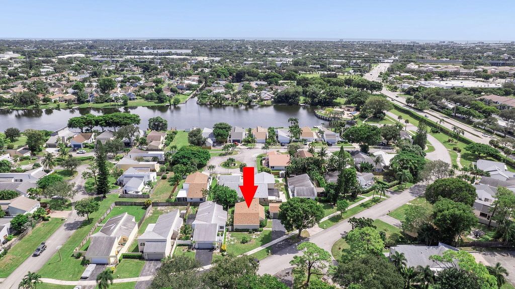Photo of 875 NW 22nd Avenue, Delray Beach, FL 33445 (MLS # R11127709)