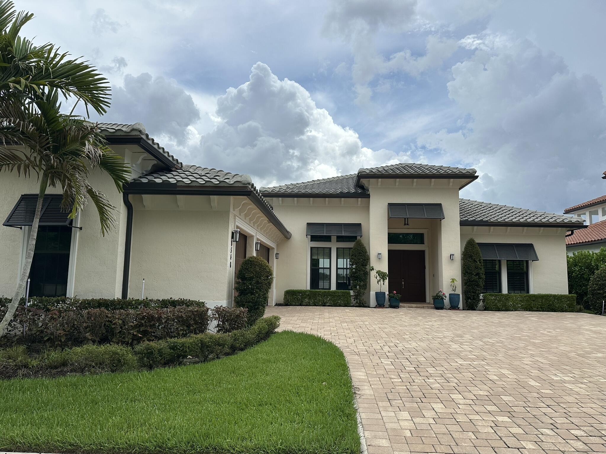 8540 W Parkland Bay Trail