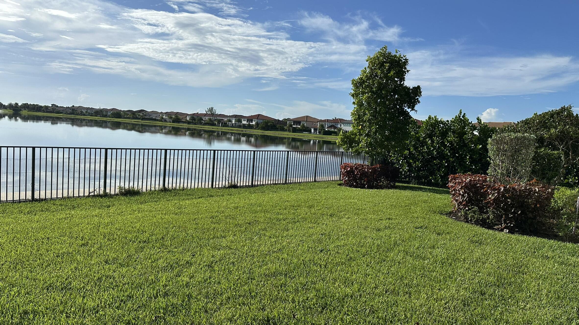 8540 W Parkland Bay Trail