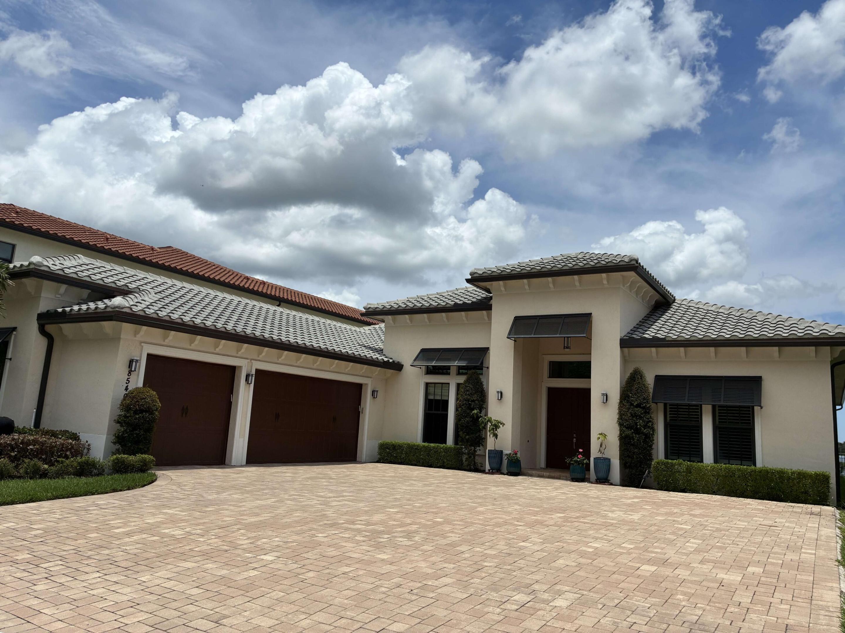8540 W Parkland Bay Trail
