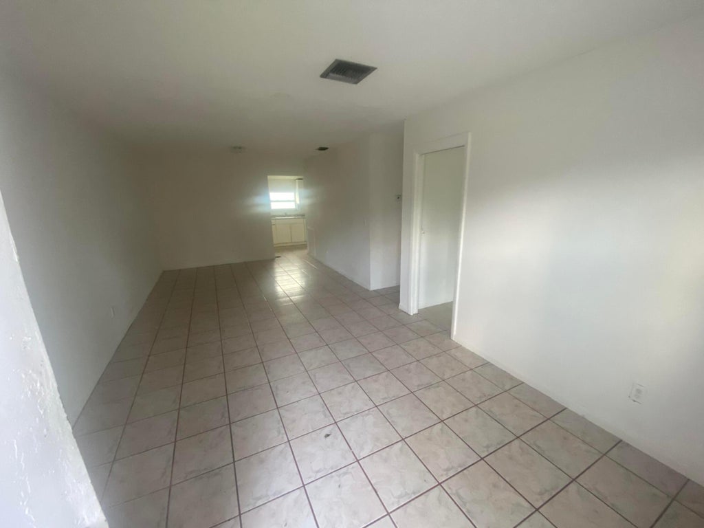 Photo of 5001 Eastwood Drive #B, Fort Pierce, FL 34951 (MLS # R11030325)