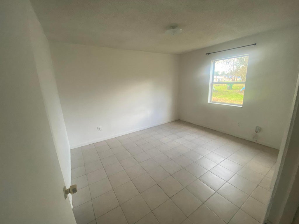 Photo of 5001 Eastwood Drive #B, Fort Pierce, FL 34951 (MLS # R11030325)