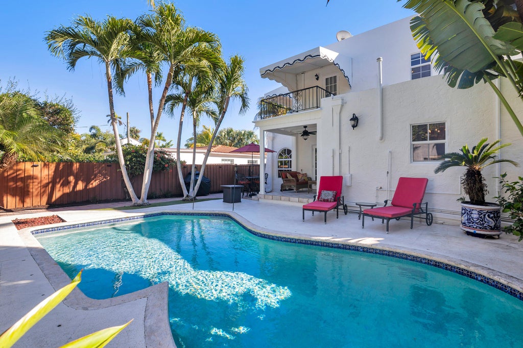 Photo of 137 Edgewood Drive, West Palm Beach, FL 33405 (MLS # R11162124)