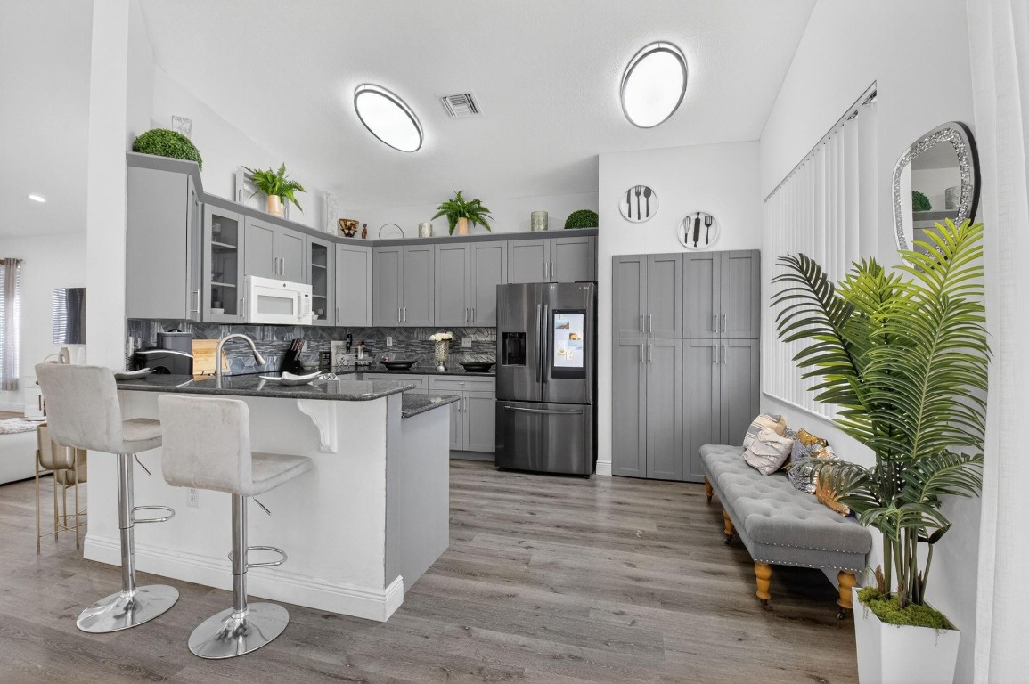 Lawrence Grove 01 Rep - Residential