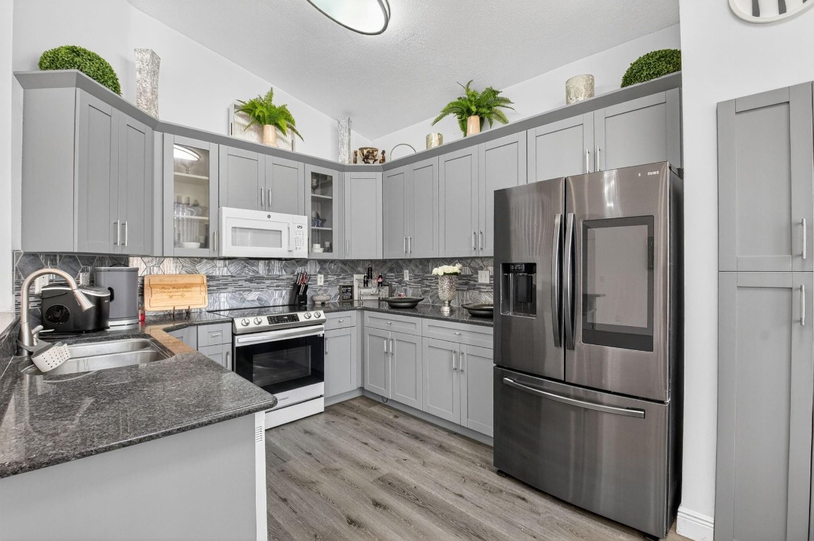 Lawrence Grove 01 Rep - Residential