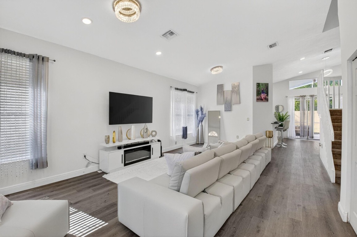 Lawrence Grove 01 Rep - Residential