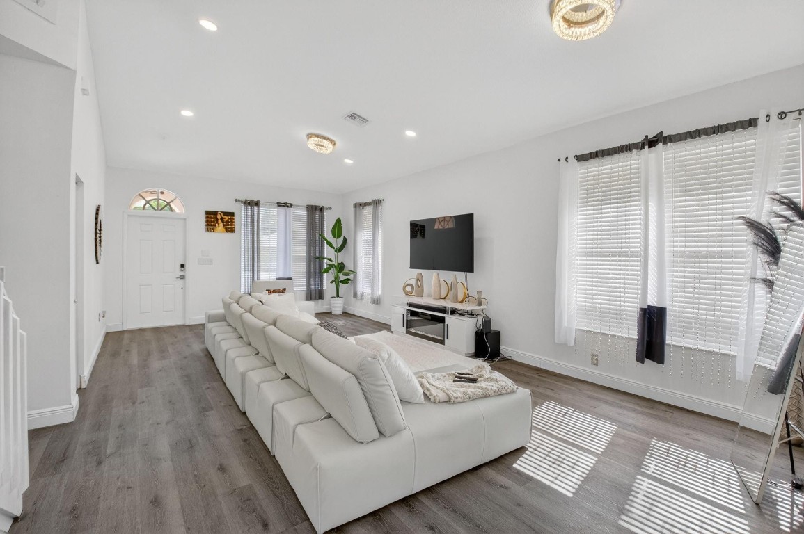 Lawrence Grove 01 Rep - Residential