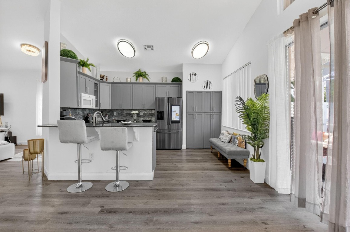 Lawrence Grove 01 Rep - Residential