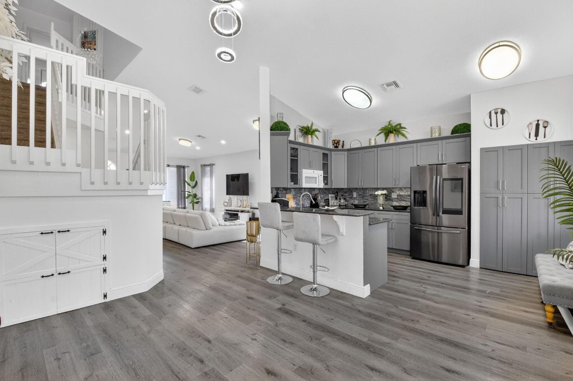 Lawrence Grove 01 Rep - Residential