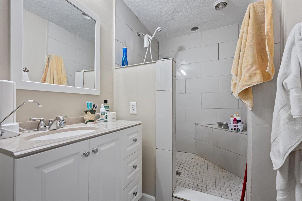 PALM BEACH FARMS CO 3 - Residential