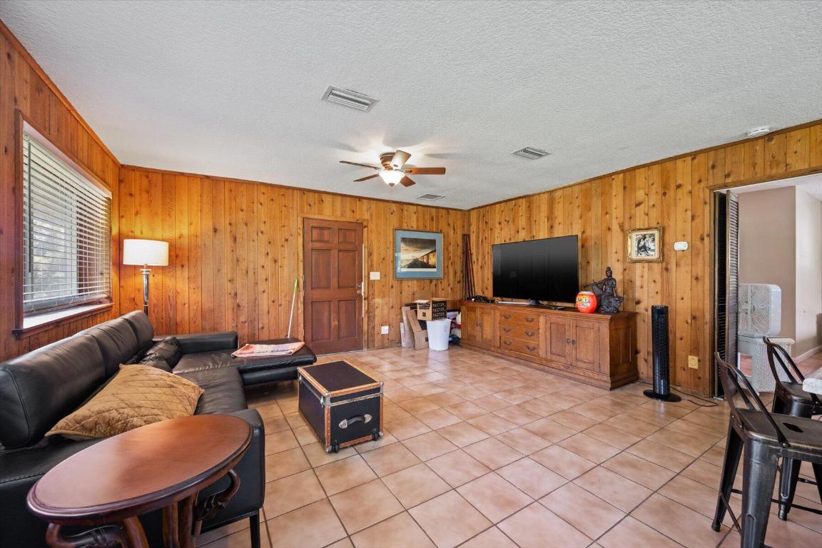 PALM BEACH FARMS CO 3 - Residential