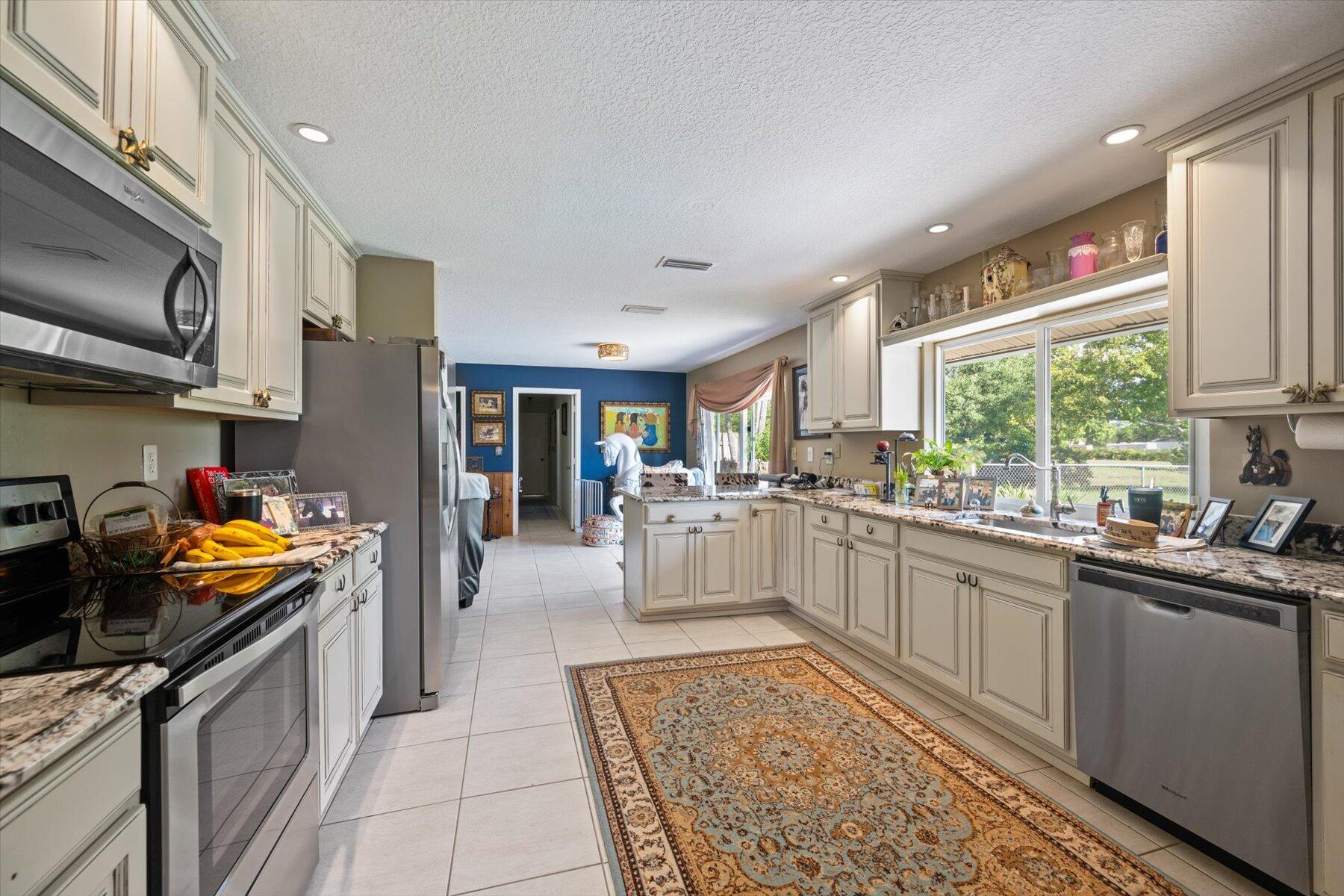 PALM BEACH FARMS CO 3 - Residential