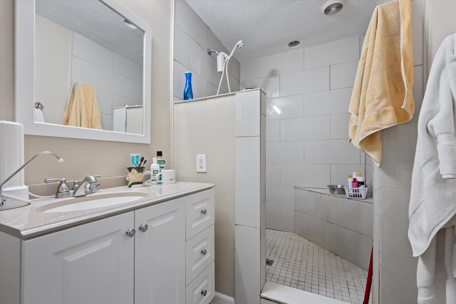 PALM BEACH FARMS CO 3 - Residential