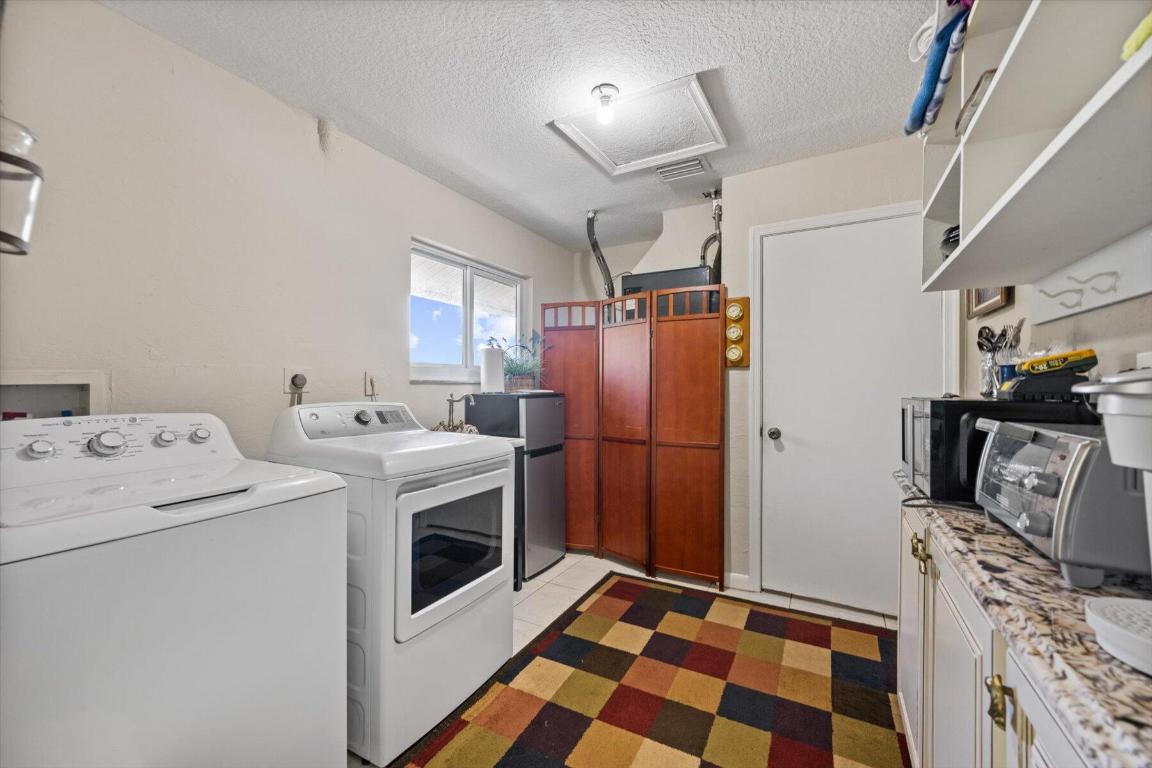 PALM BEACH FARMS CO 3 - Residential