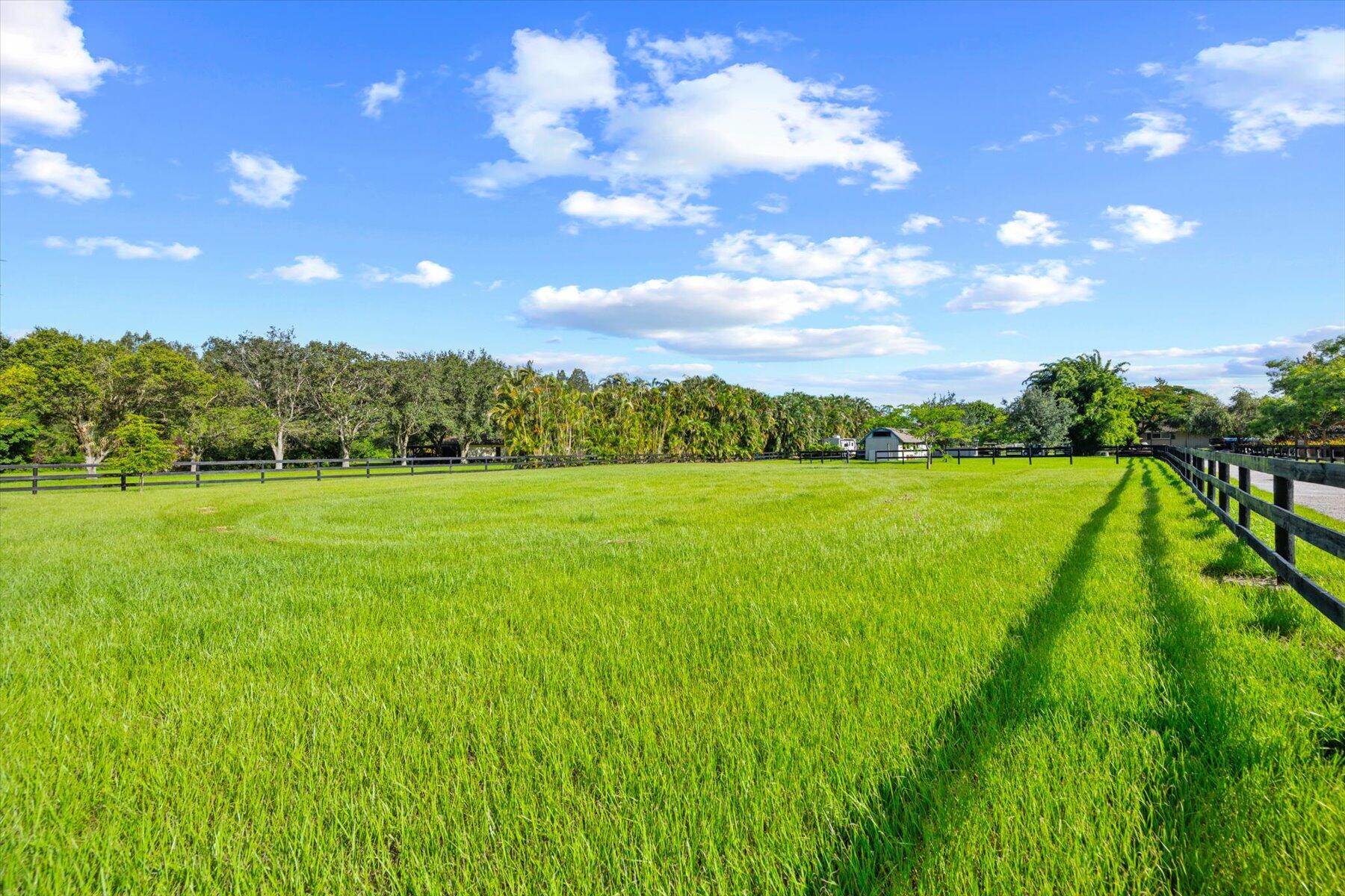 PALM BEACH FARMS CO 3 - Residential