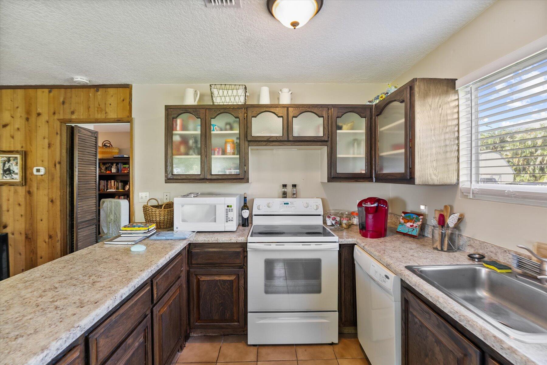 PALM BEACH FARMS CO 3 - Residential