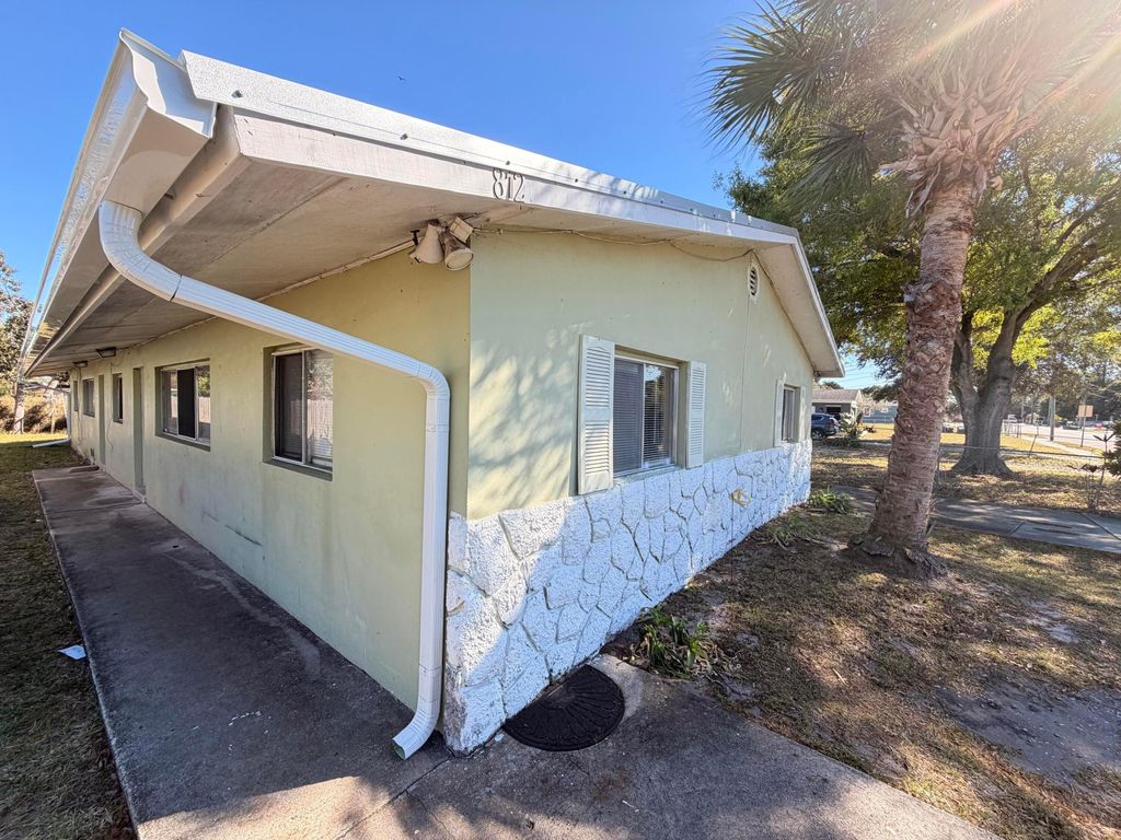 Photo of 812 N 24th Street, Fort Pierce, FL 34950 (MLS # R11160009)