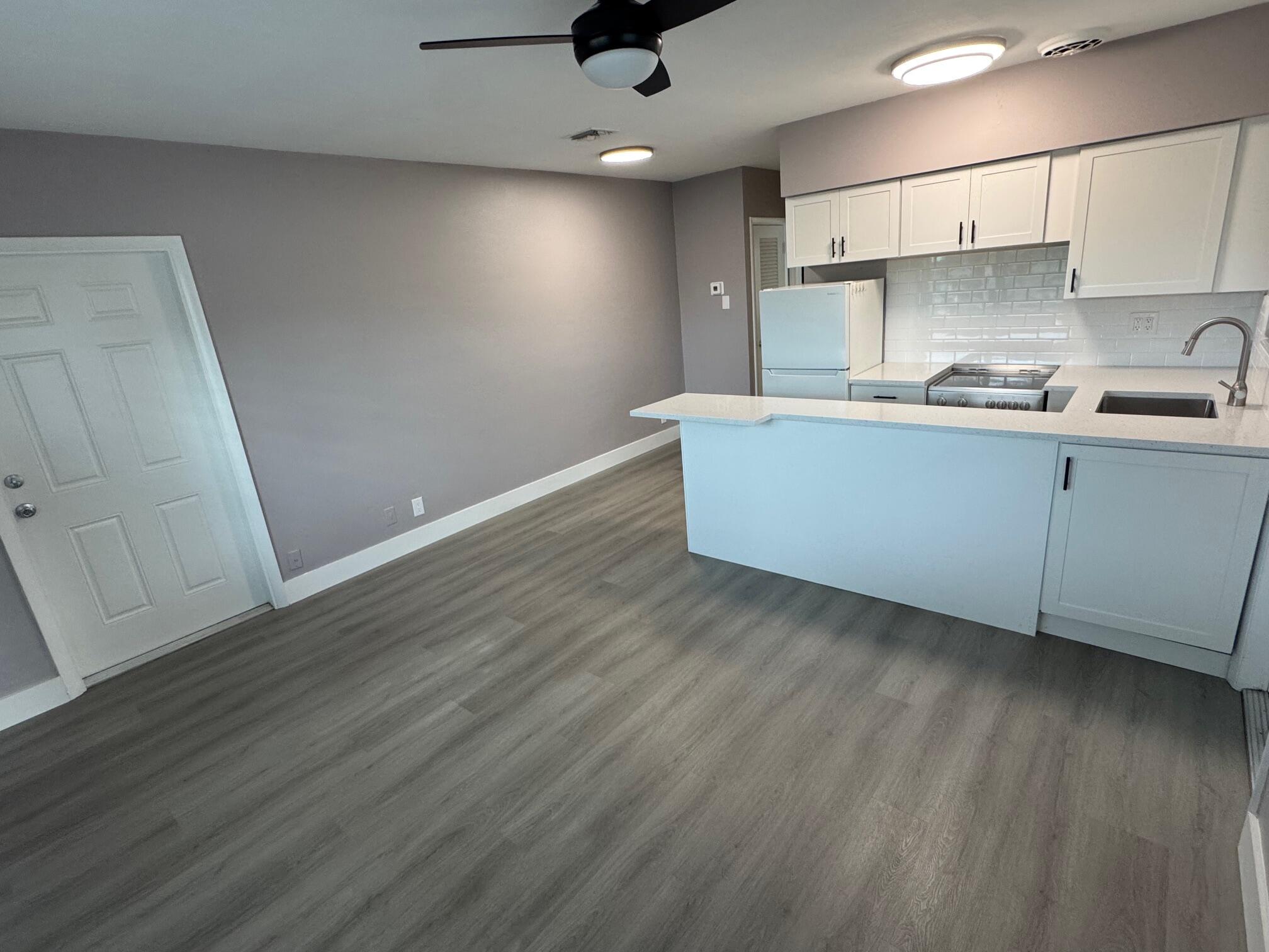 4601 Poinciana Street 1