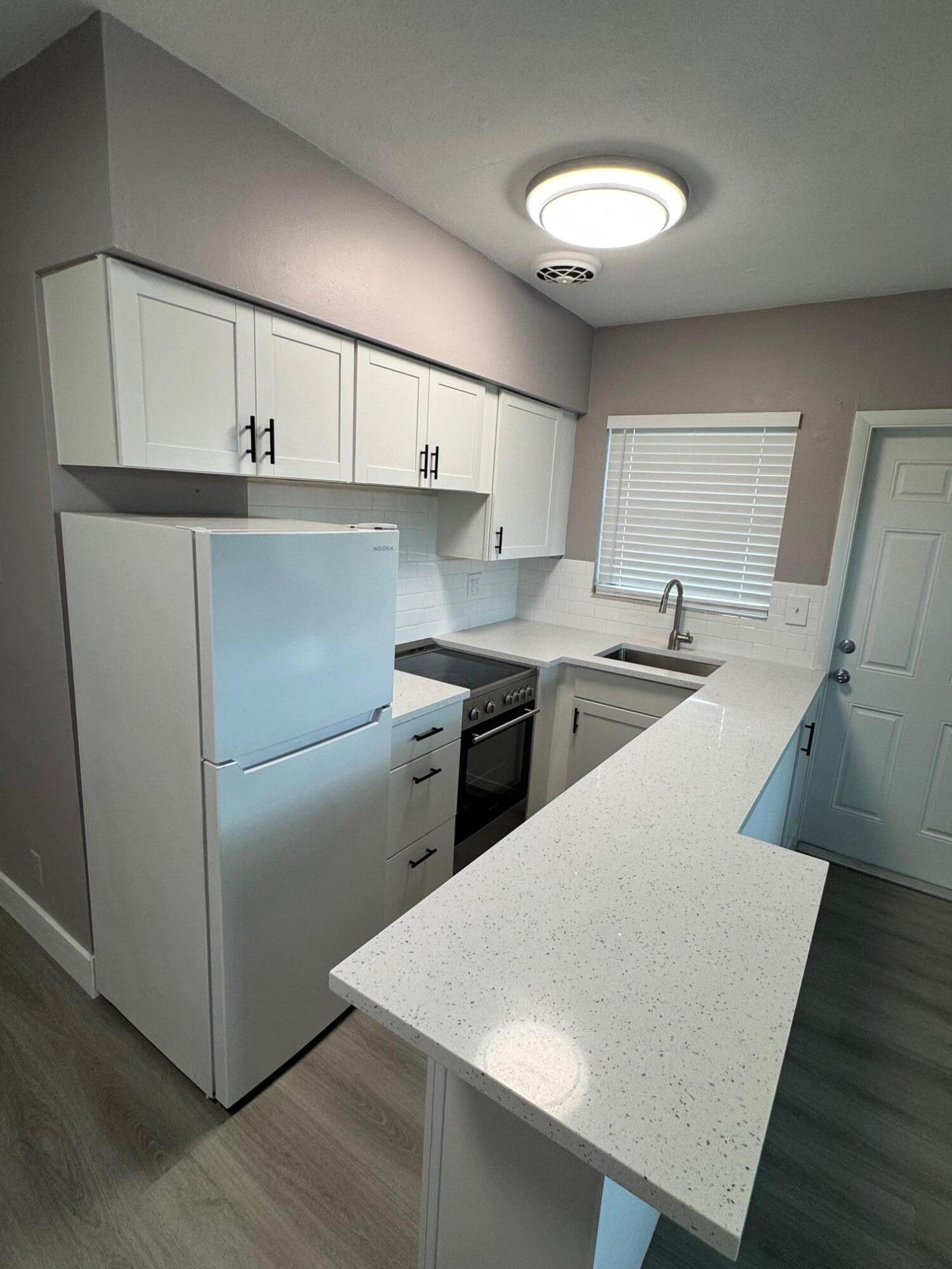 4601 Poinciana Street 1