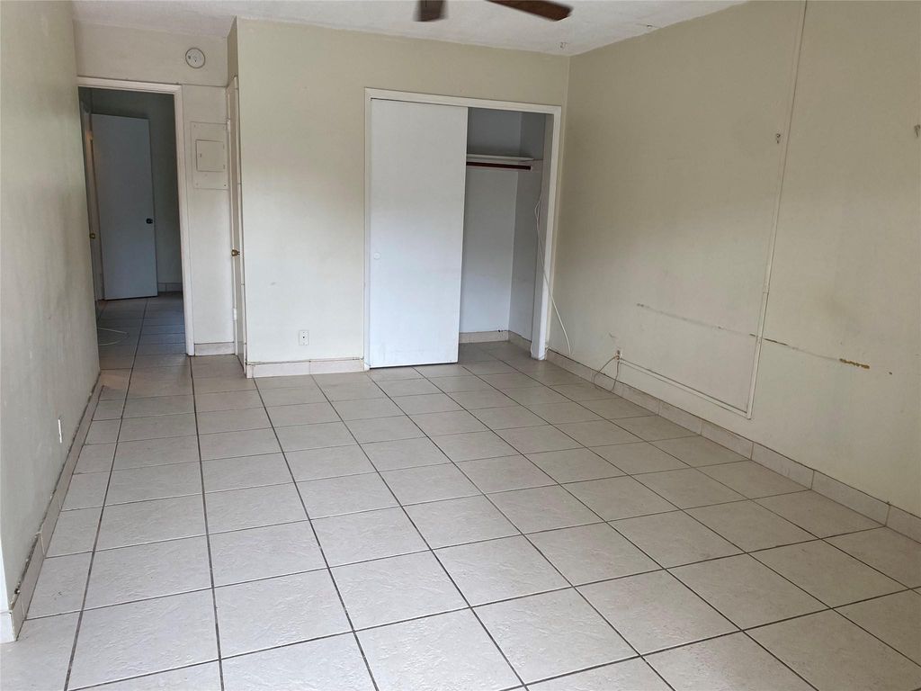 Photo of 1812 E Oakland Park Boulevard #19, Oakland Park, FL 33306 (MLS # B26038786)