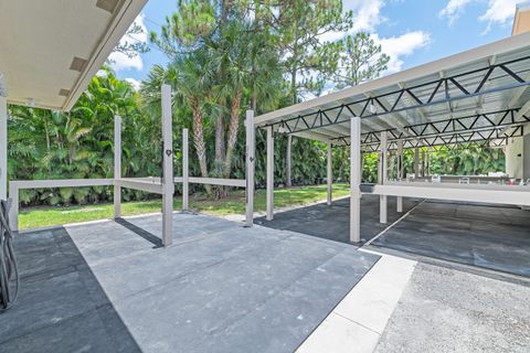 A home in Loxahatchee