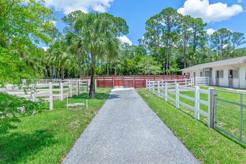 A home in Loxahatchee