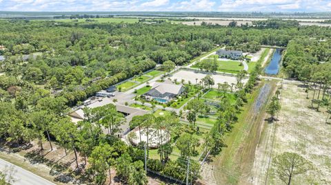 A home in Loxahatchee