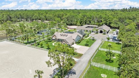 A home in Loxahatchee