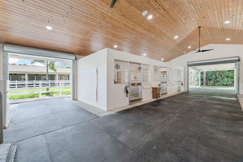 A home in Loxahatchee