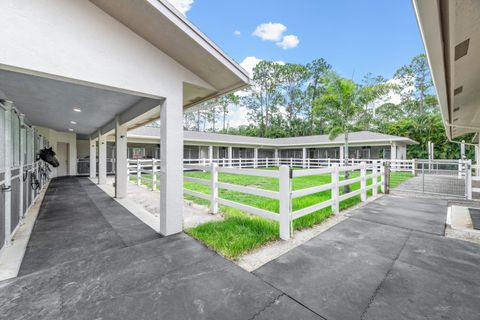 A home in Loxahatchee