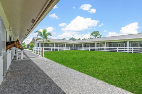 A home in Loxahatchee