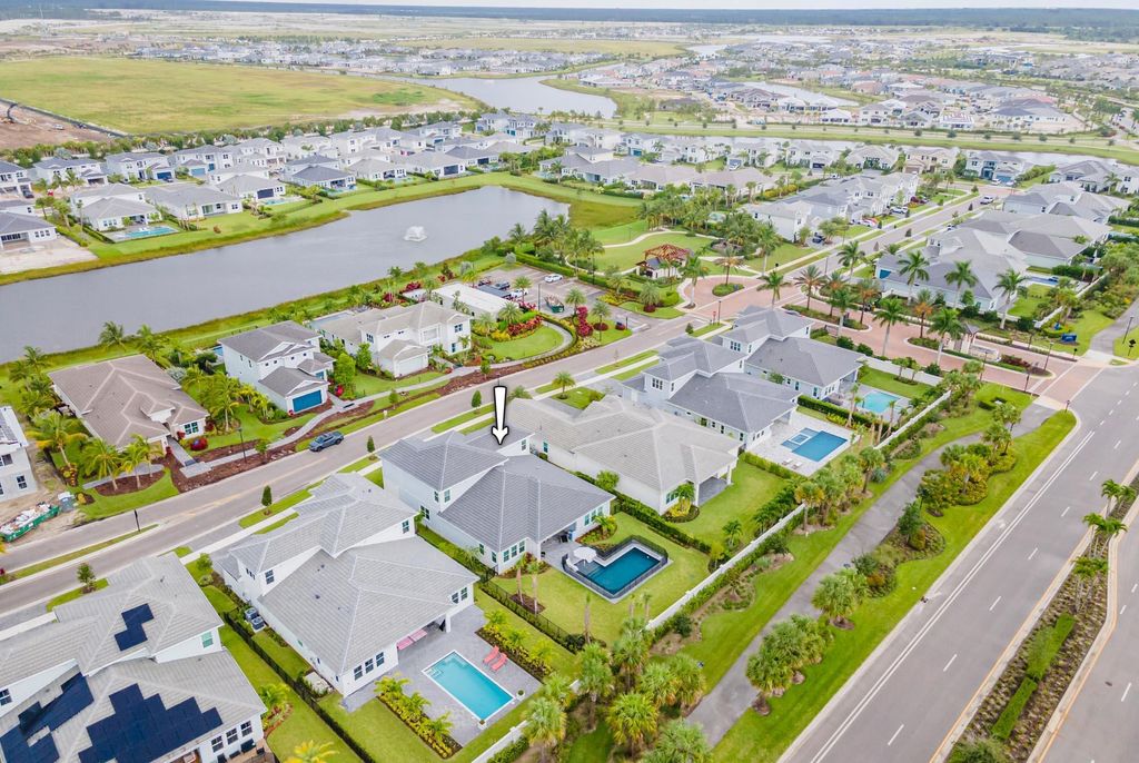 Photo of 9366 Crestview Circle, Palm Beach Gardens, FL 33412 (MLS # R10908396)