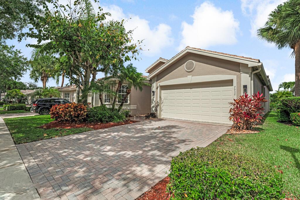 7932 Brookside Court