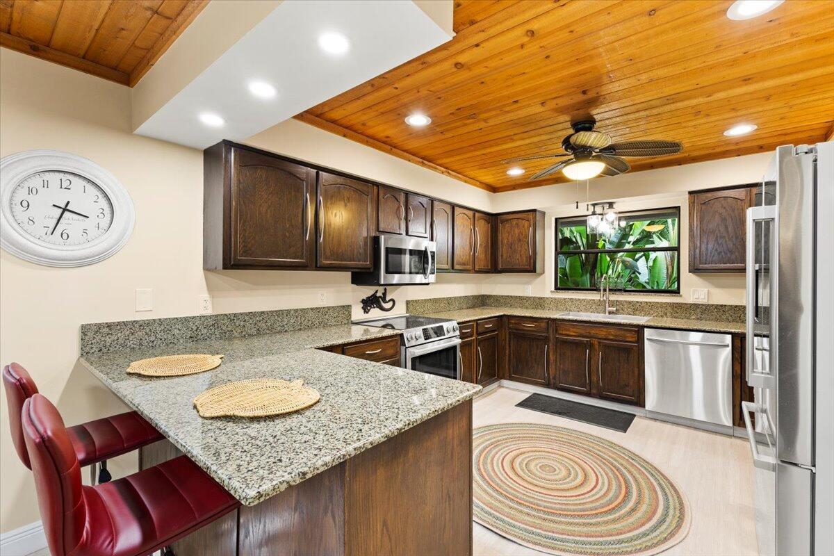 CRANE CREEK COUNTRY CLUB - Residential