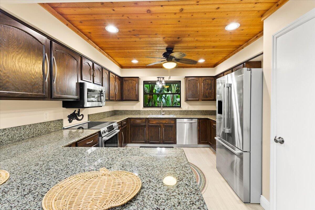 CRANE CREEK COUNTRY CLUB - Residential