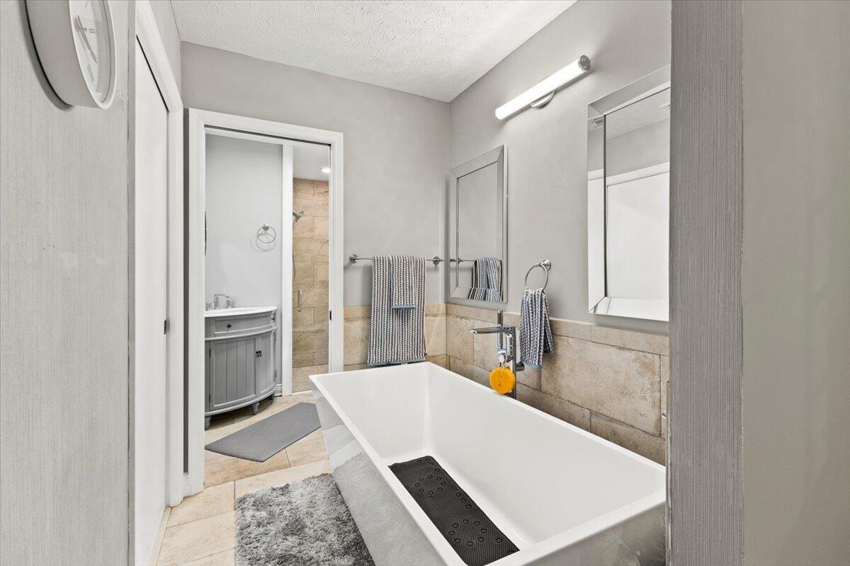 CRANE CREEK COUNTRY CLUB - Residential